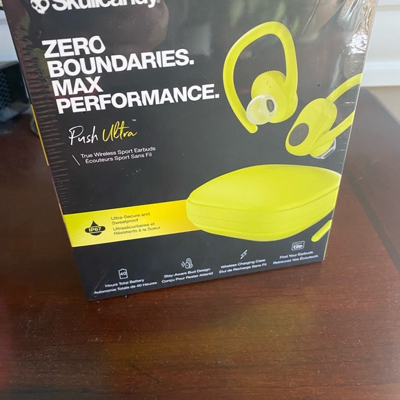 Skullcandy Wireless Sport Earbuds - Picture 5 of 6